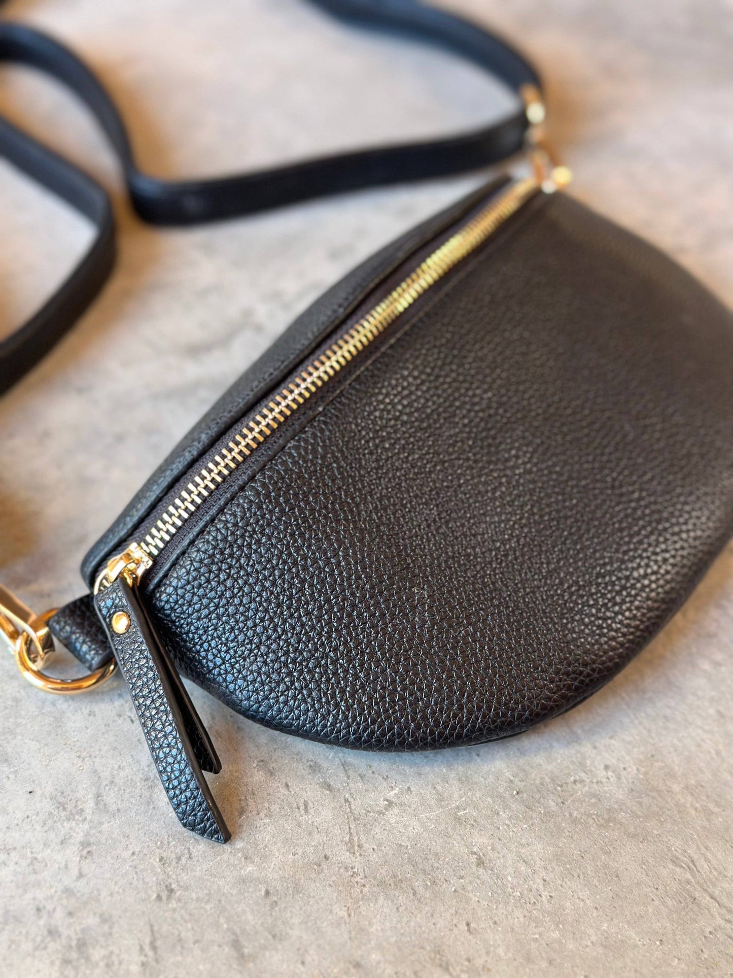 Crossbody bag black