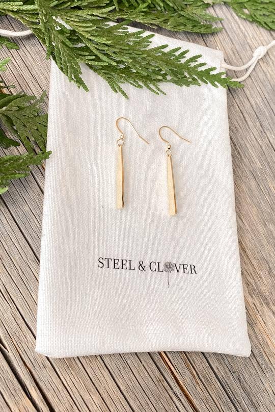 Classic Bar Earring: White Gold