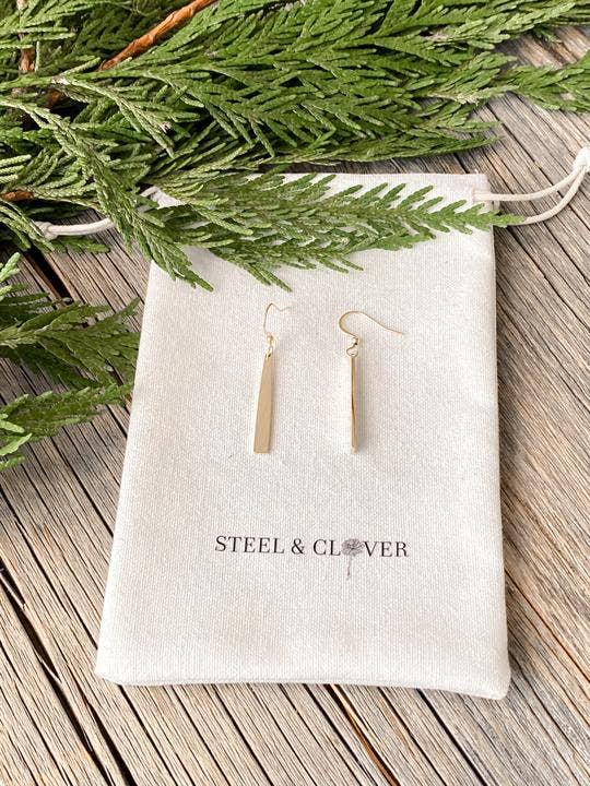 Classic Bar Earring: Gold