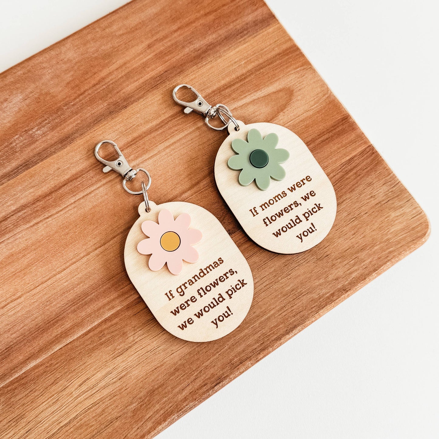 Daisy 3D Wood and Acrylic Keychain | Mother's Day Keychain
