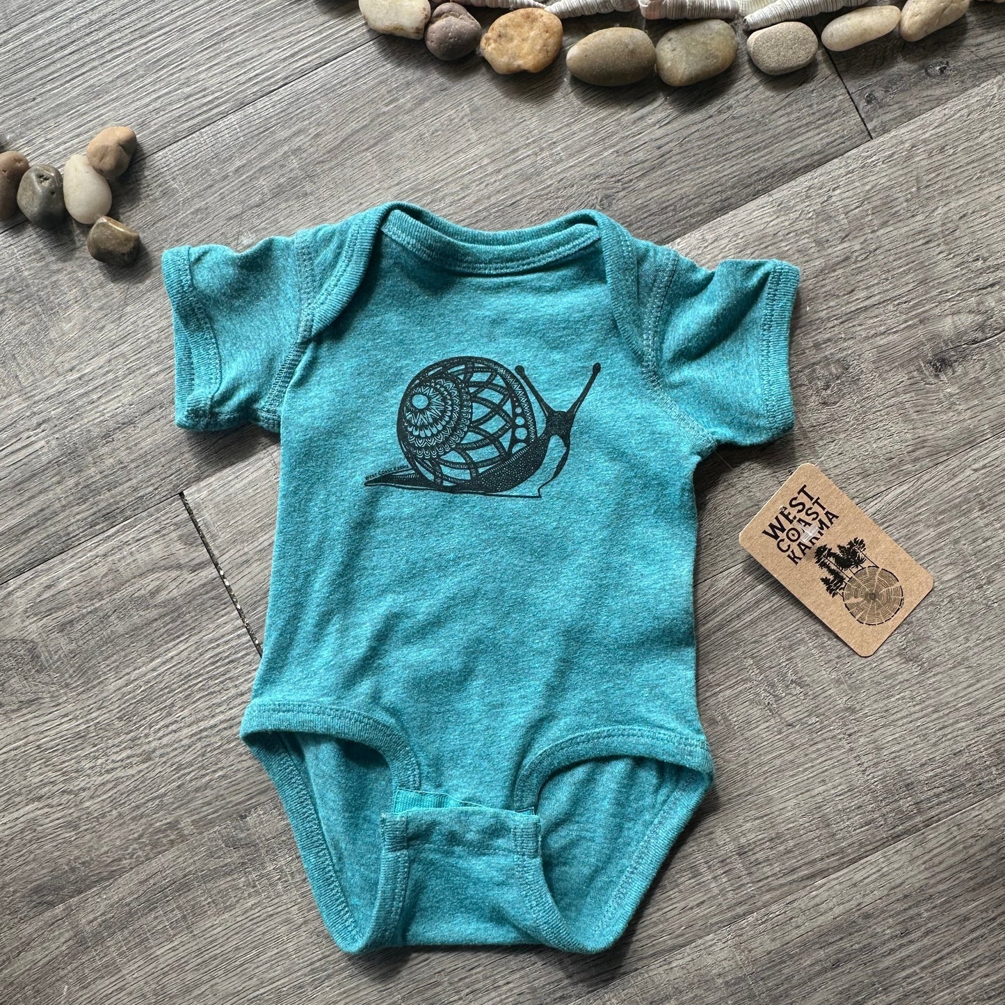 Snail baby onsie in heather blue