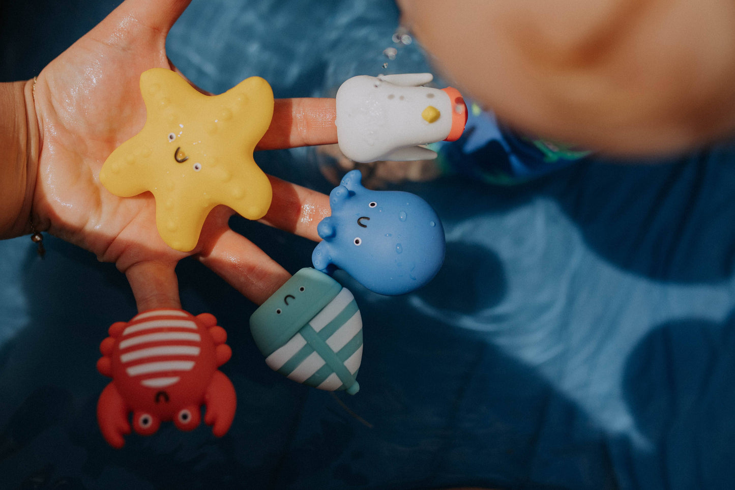 Itzy Bitzy Puppets™ - Bath + Storytelling Toys