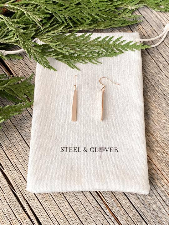 Classic Bar Earring: White Gold